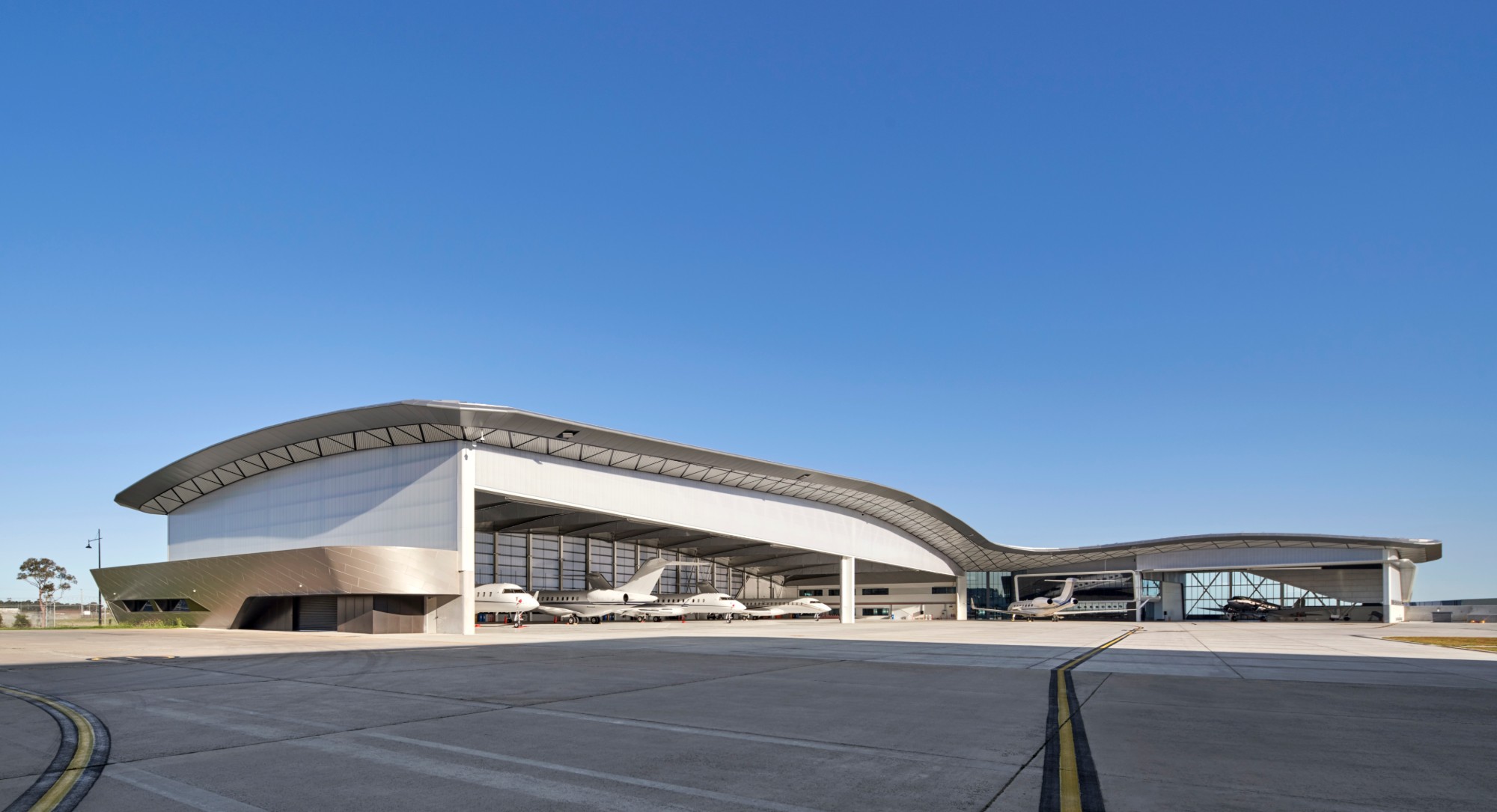 LEXAN Thermoclick facade at Melbourne Jet Base